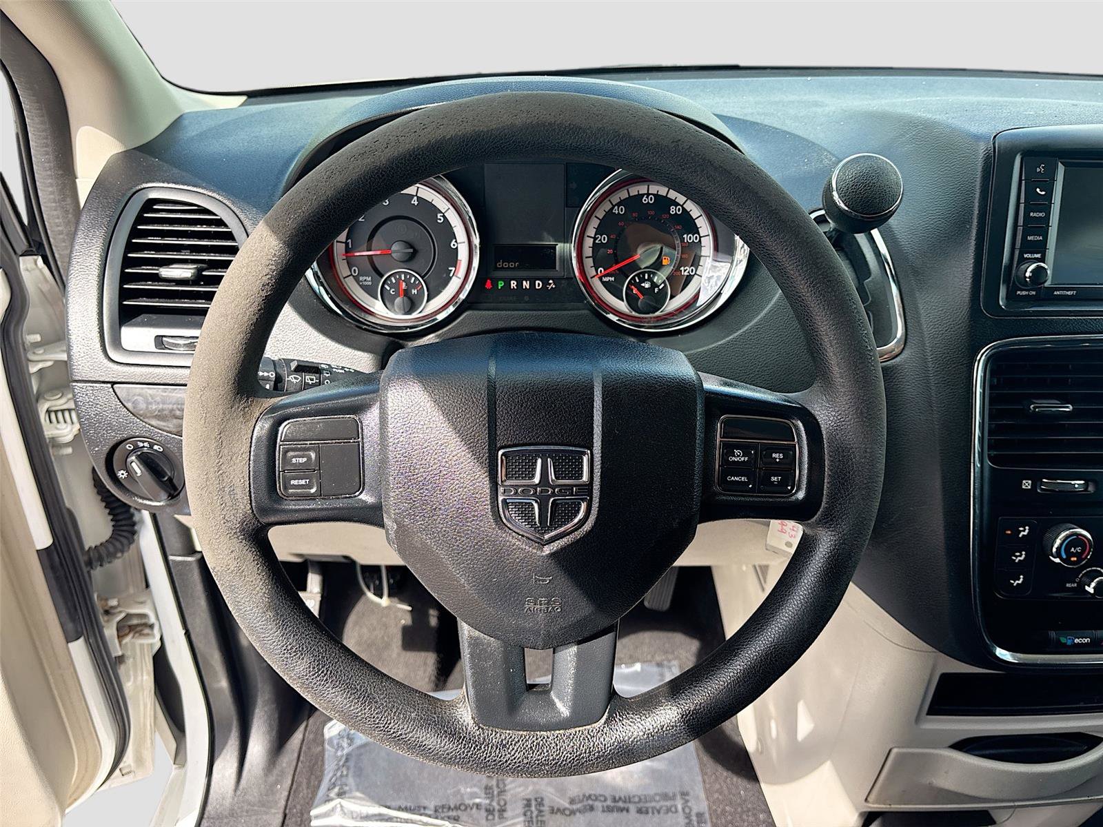 Used 2019 Dodge Grand Caravan SE FWD image 12