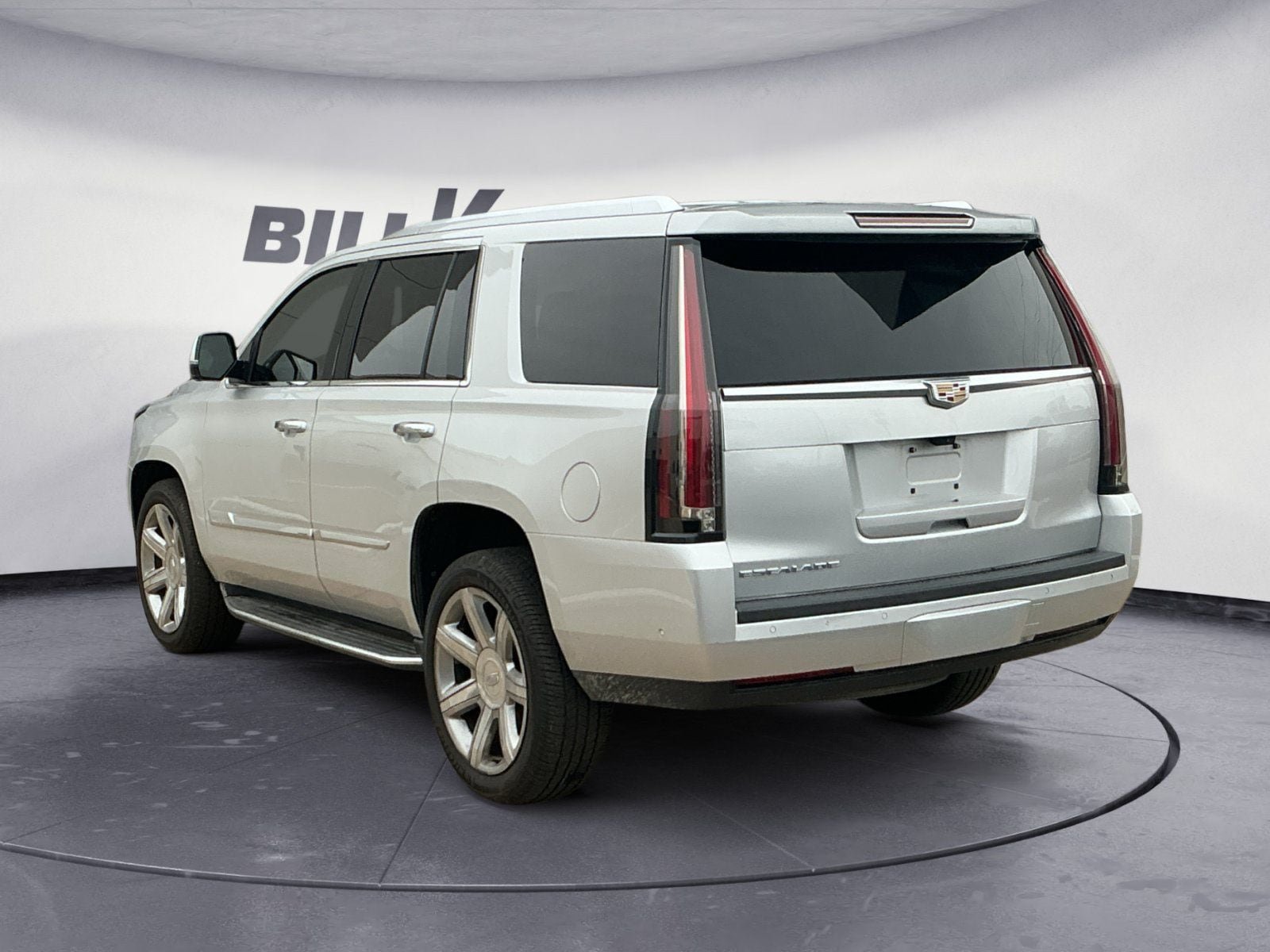 Used 2017 Cadillac Escalade Premium Luxury RWD image 3