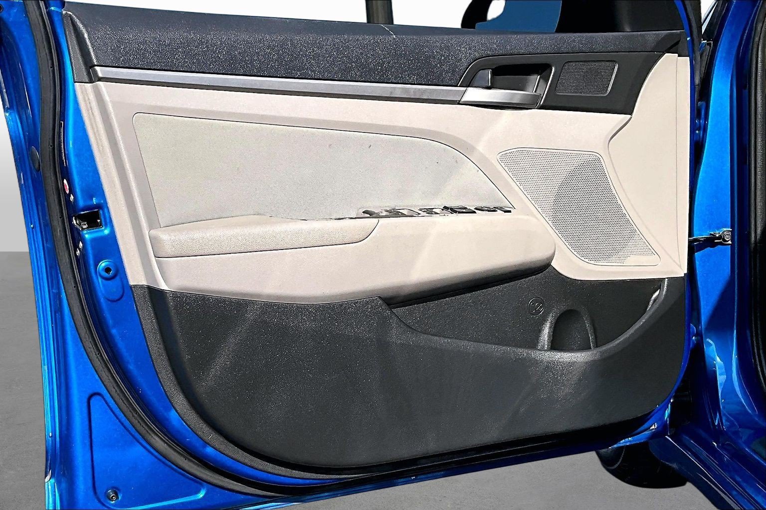 Used 2017 Hyundai Elantra SE FWD image 17
