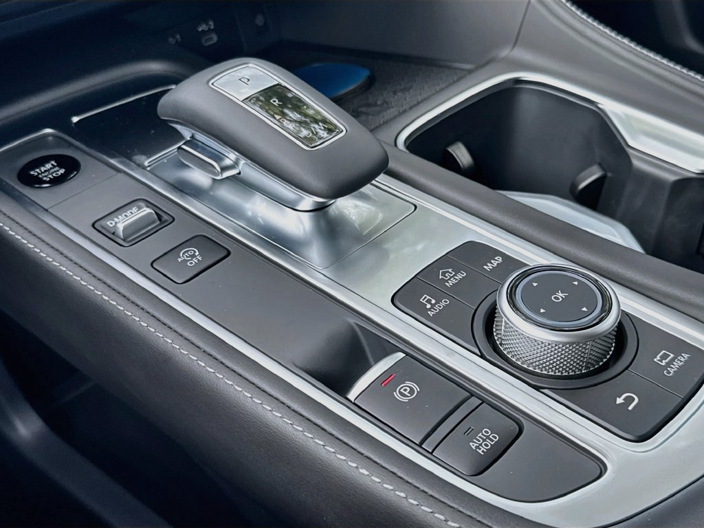 Used 2027 INFINITI QX60 Luxe w/ Cargo Package FWD image 18