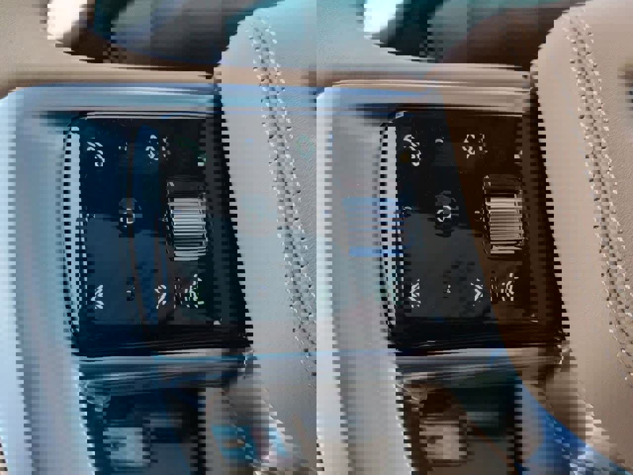 New 2026 Land Rover Range Rover SE image 25