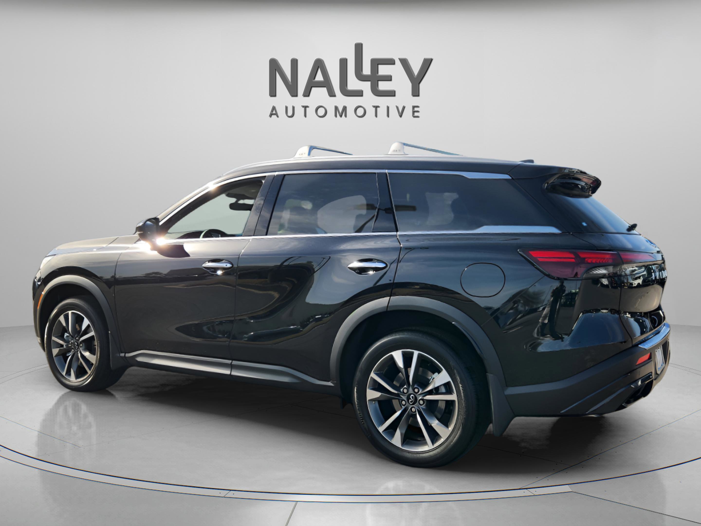 Certified 2025 INFINITI QX60 Luxe w/ Cargo Package image 3