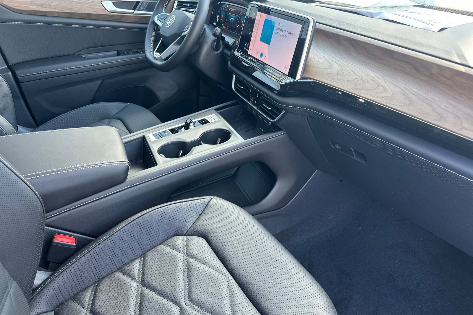 New 2026 Volkswagen Atlas SE FWD image 17