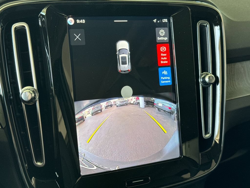 New 2026 Volvo XC40 B5 Core w/ Climate Package AWD/4WD image 19