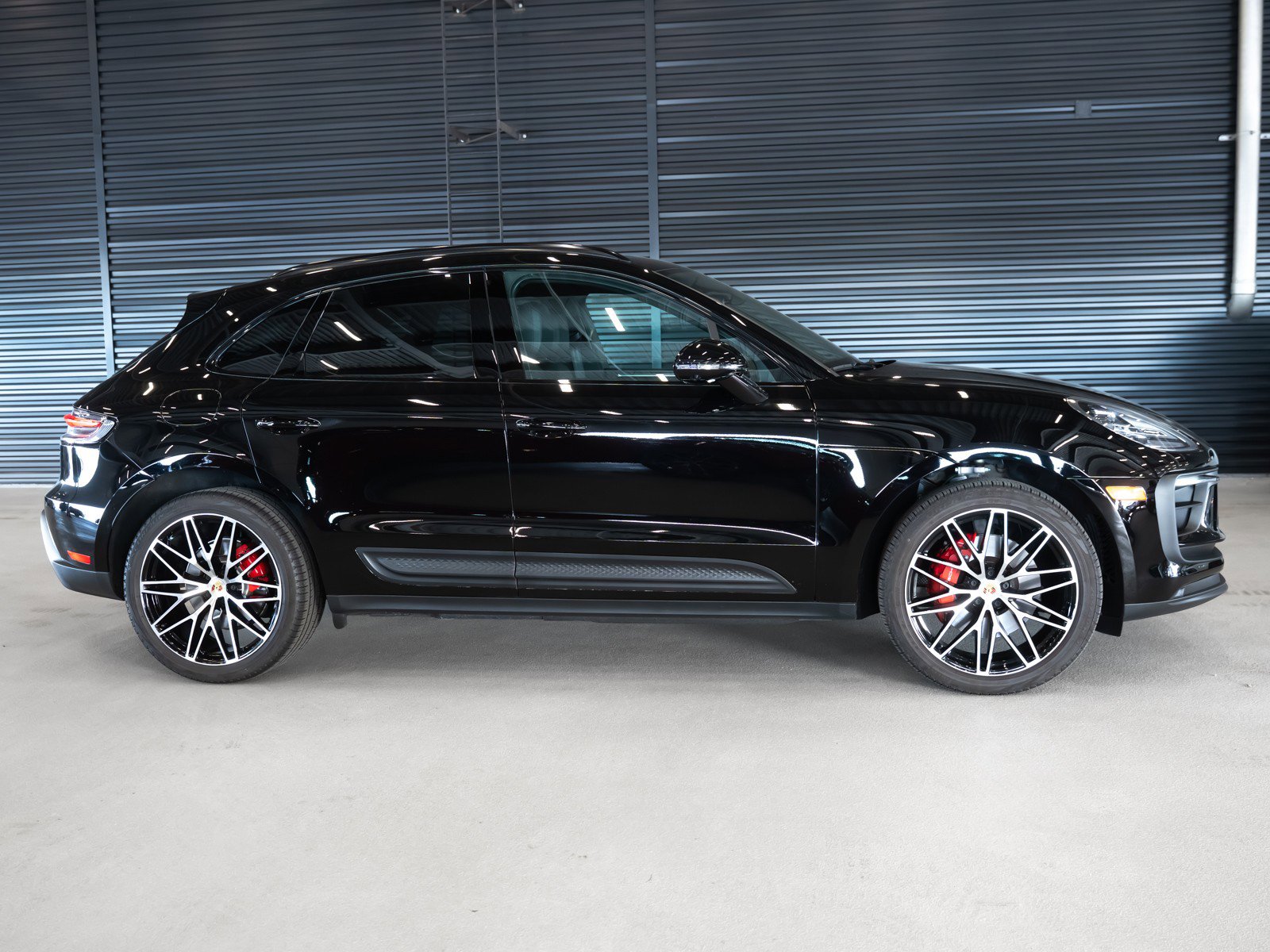 Certified 2025 Porsche Macan S image 11