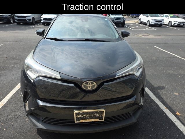 Used 2018 Toyota C-HR XLE FWD image 3