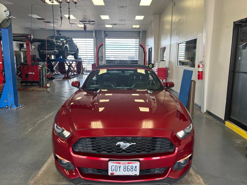 Used 2016 Ford Mustang Convertible RWD image 10
