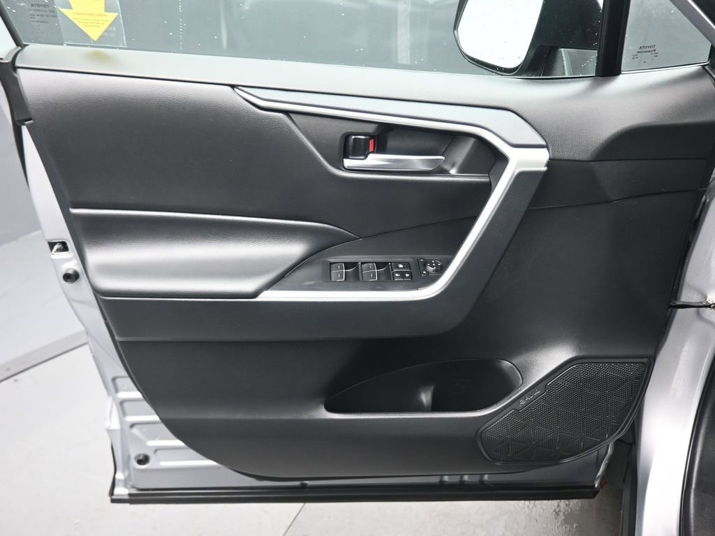 Used 2024 Toyota RAV4 XLE w/ Convenience Package AWD/4WD image 9