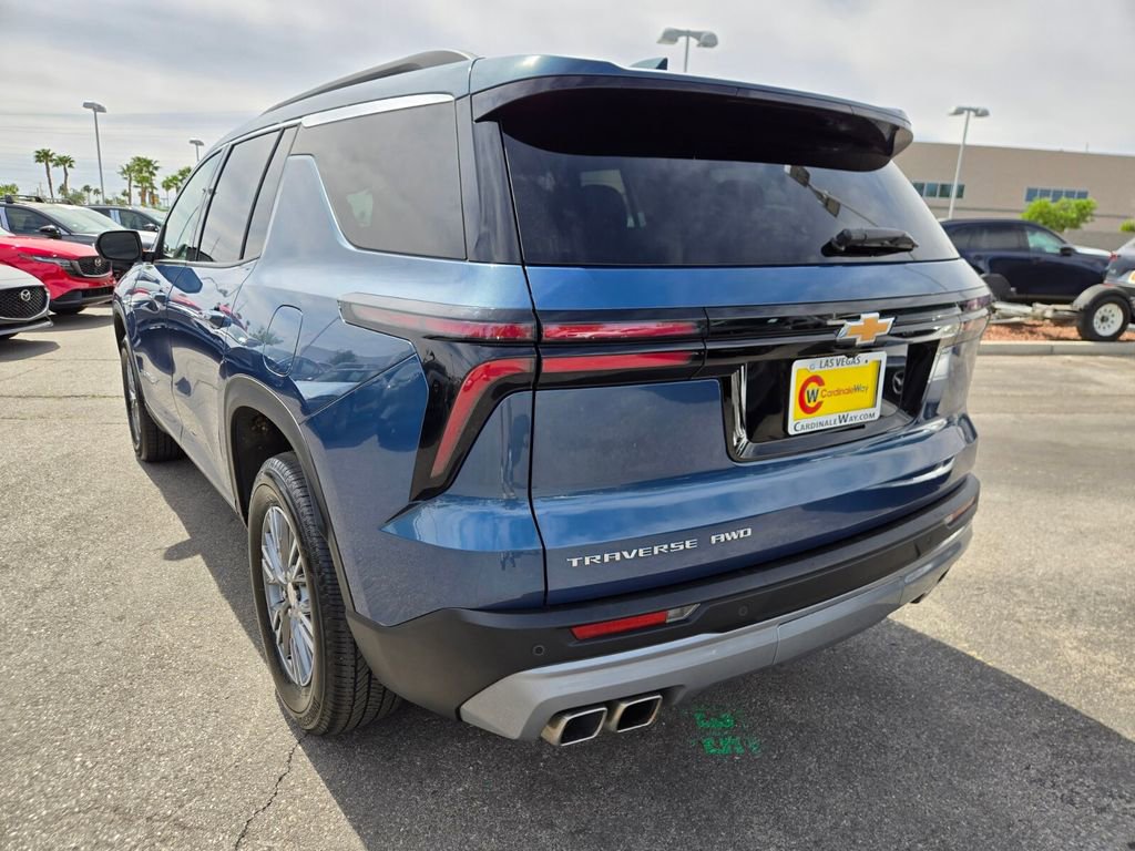 Used 2025 Chevrolet Traverse LT AWD/4WD image 4