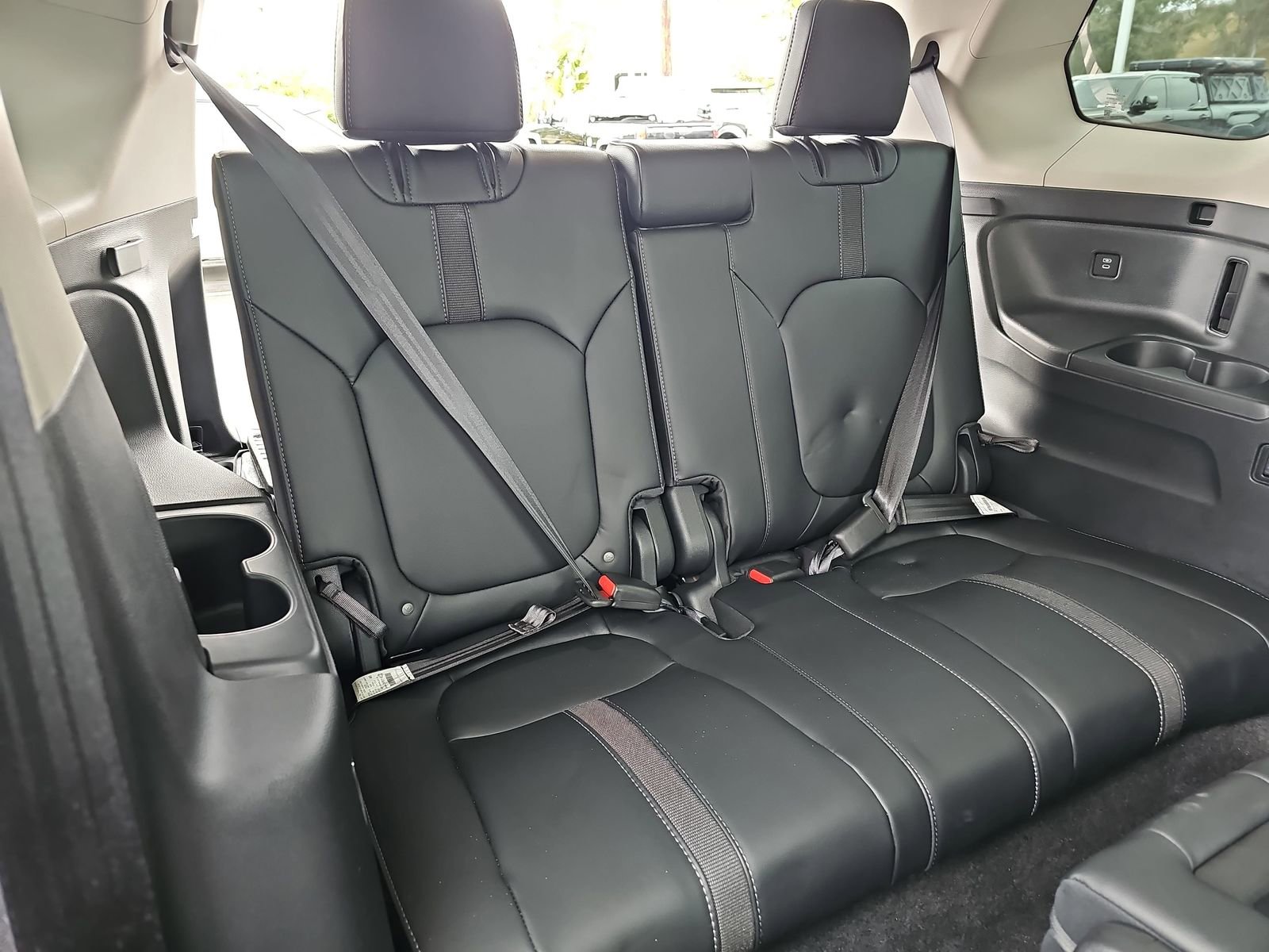Used 2025 Honda Pilot EX-L image 12