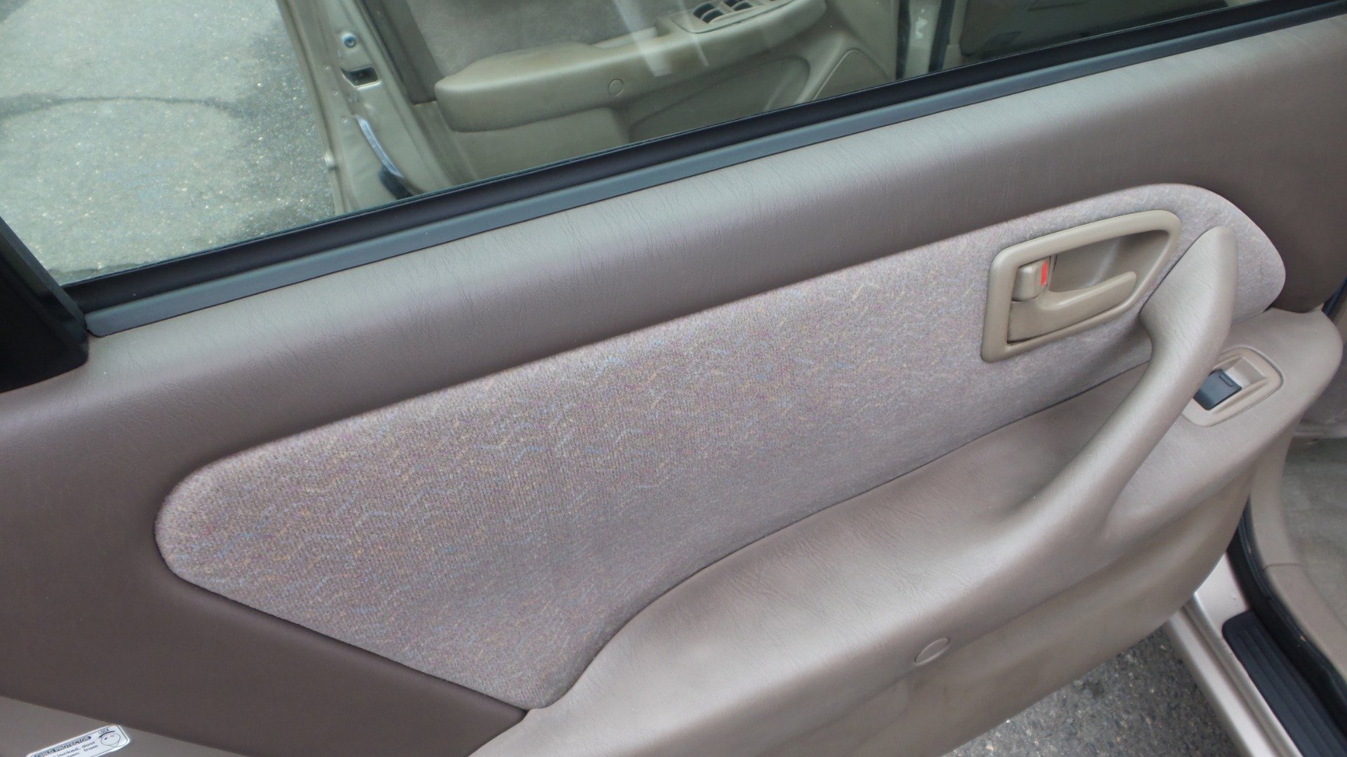 Used 1998 Toyota Camry LE FWD image 22