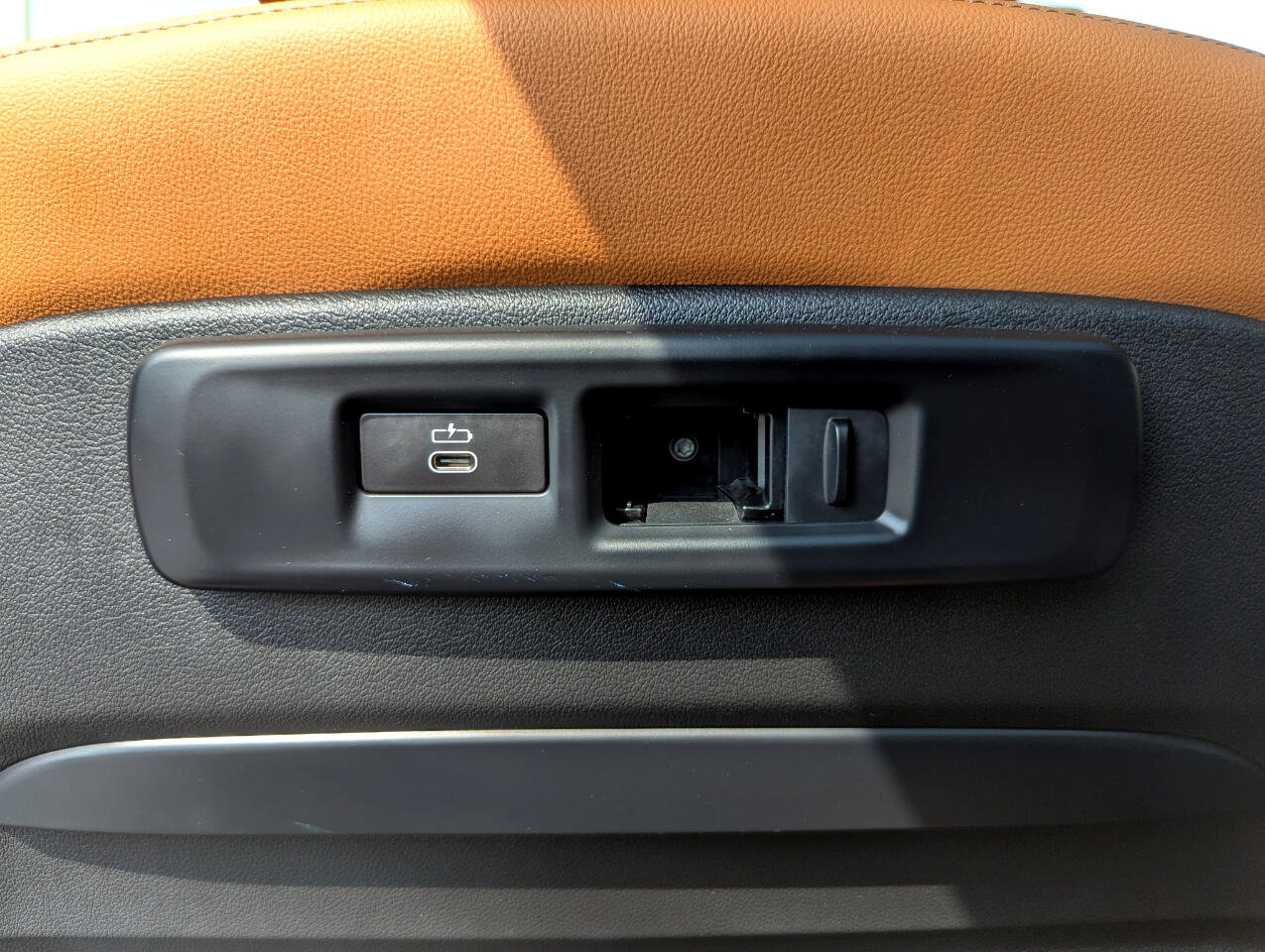 Used 2022 BMW X7 xDrive40i w/ Luxury Seating Package image 48