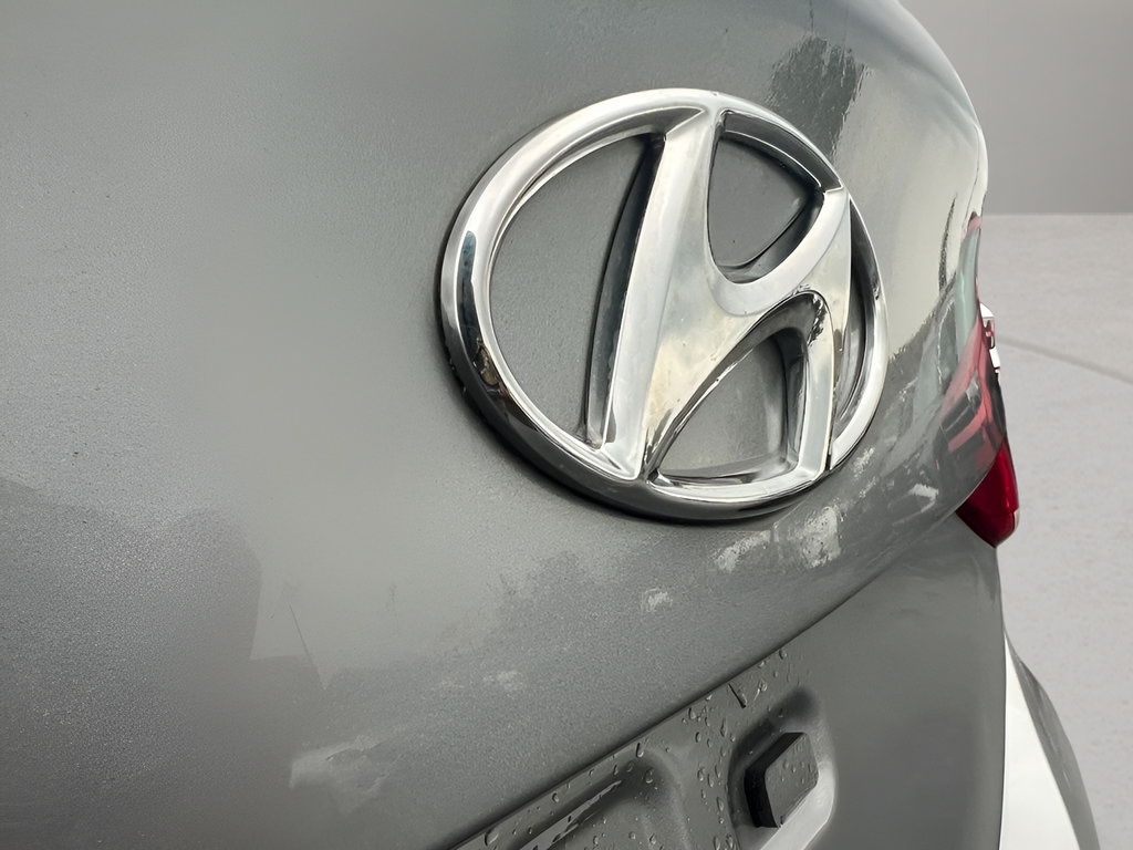 Used 2013 Hyundai Elantra GLS FWD image 28