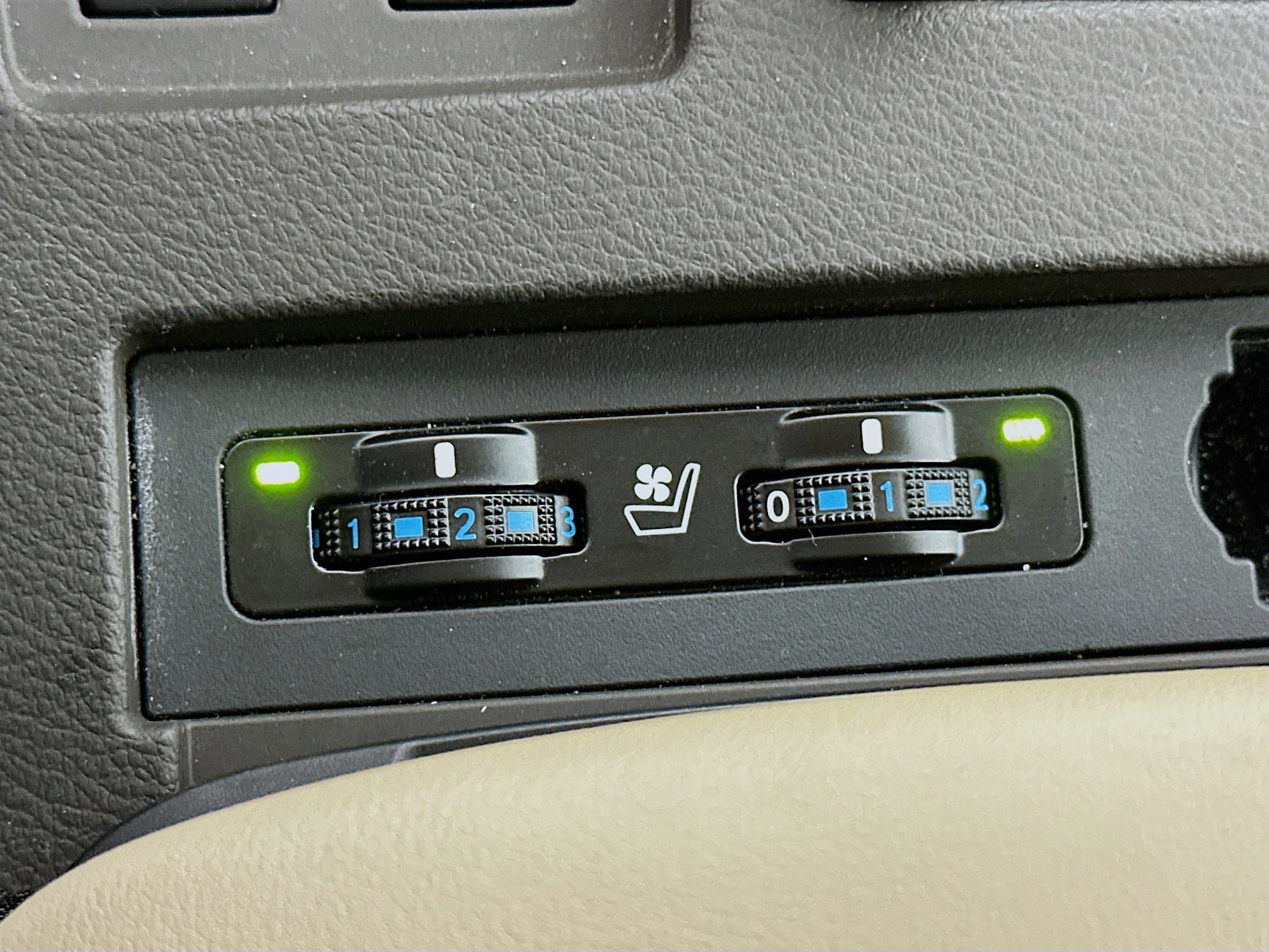 Used 2013 Lexus RX 350 2WD image 26