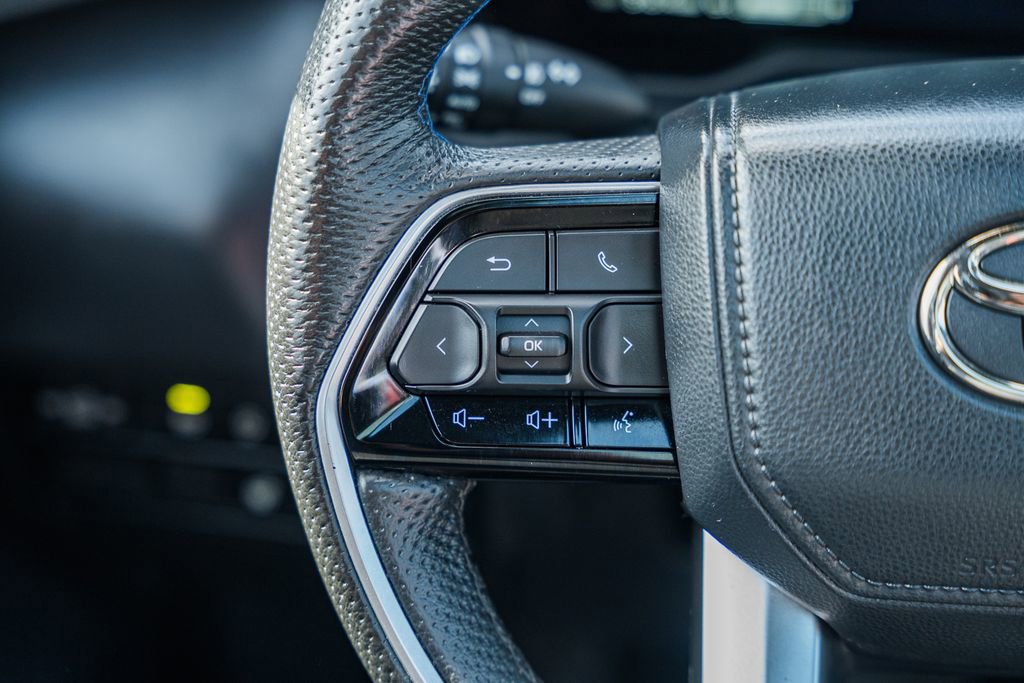 Used 2023 Toyota Tundra Platinum image 32