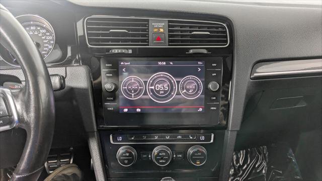 Used 2018 Volkswagen GTI SE image 29