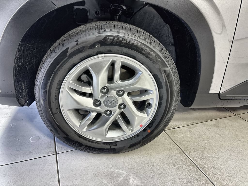 New 2026 Hyundai Venue SE FWD image 18