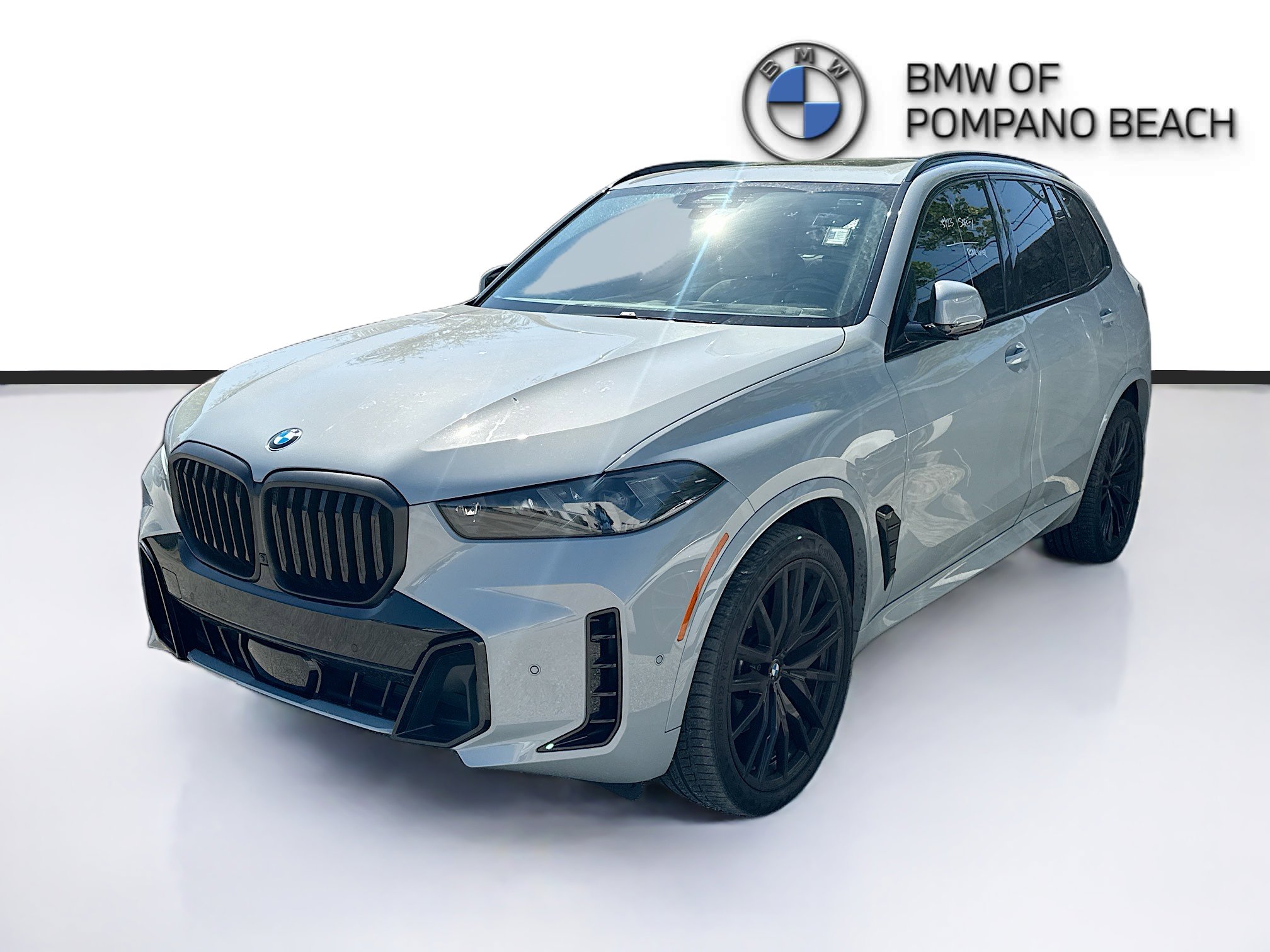 Used 2024 BMW X5 xDrive40i w/ Executive Package image 3