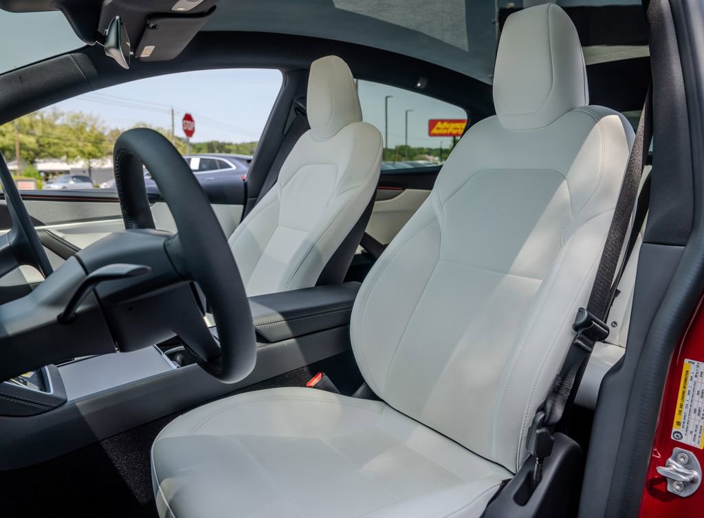 Used 2026 Tesla Model Y Long Range image 17