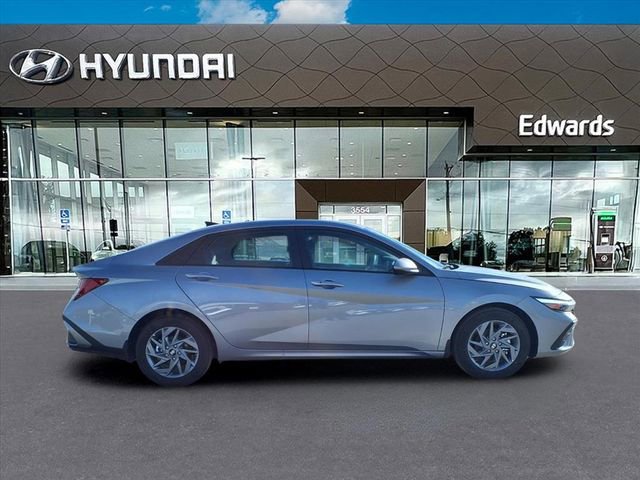 New 2025 Hyundai Elantra Blue image 10