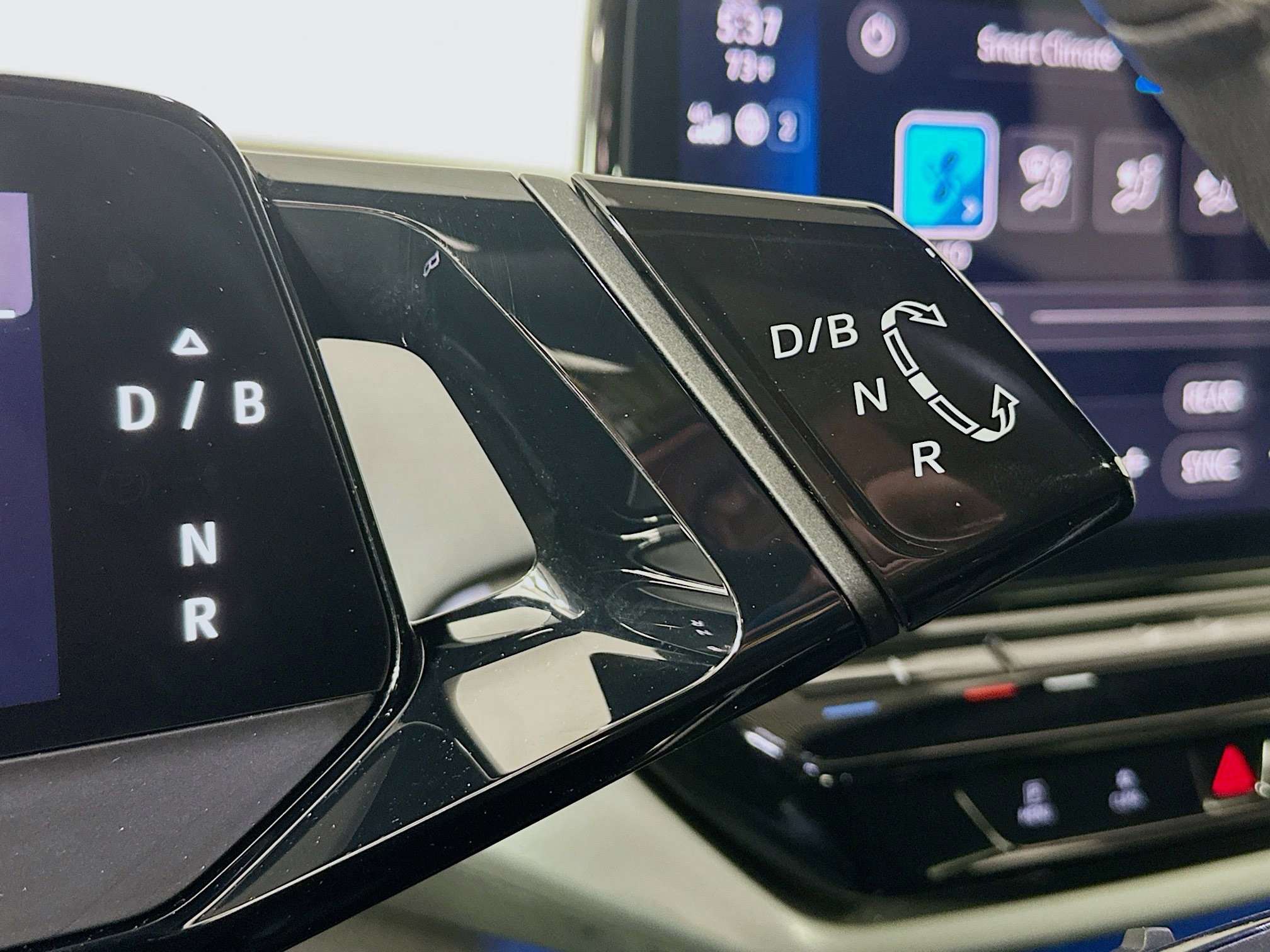 Used 2023 Volkswagen ID.4 Pro S Plus image 25