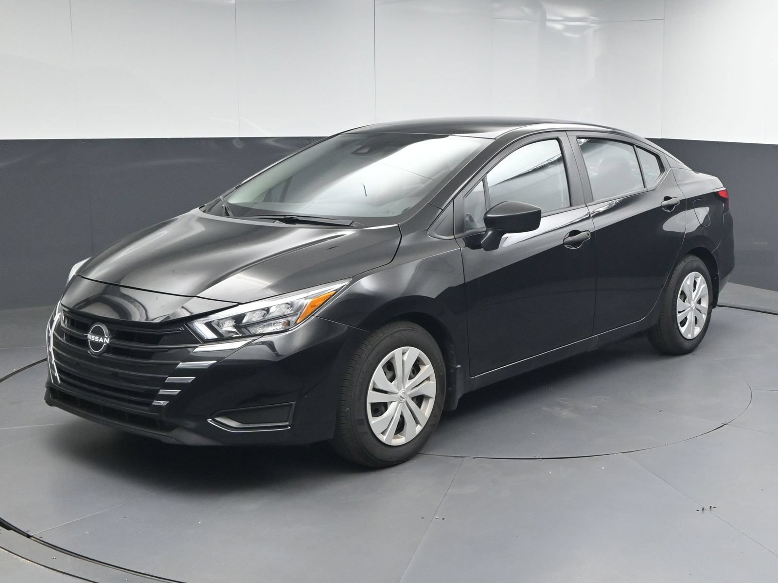 Certified 2025 Nissan Versa S w/ Trunk Package FWD image 3