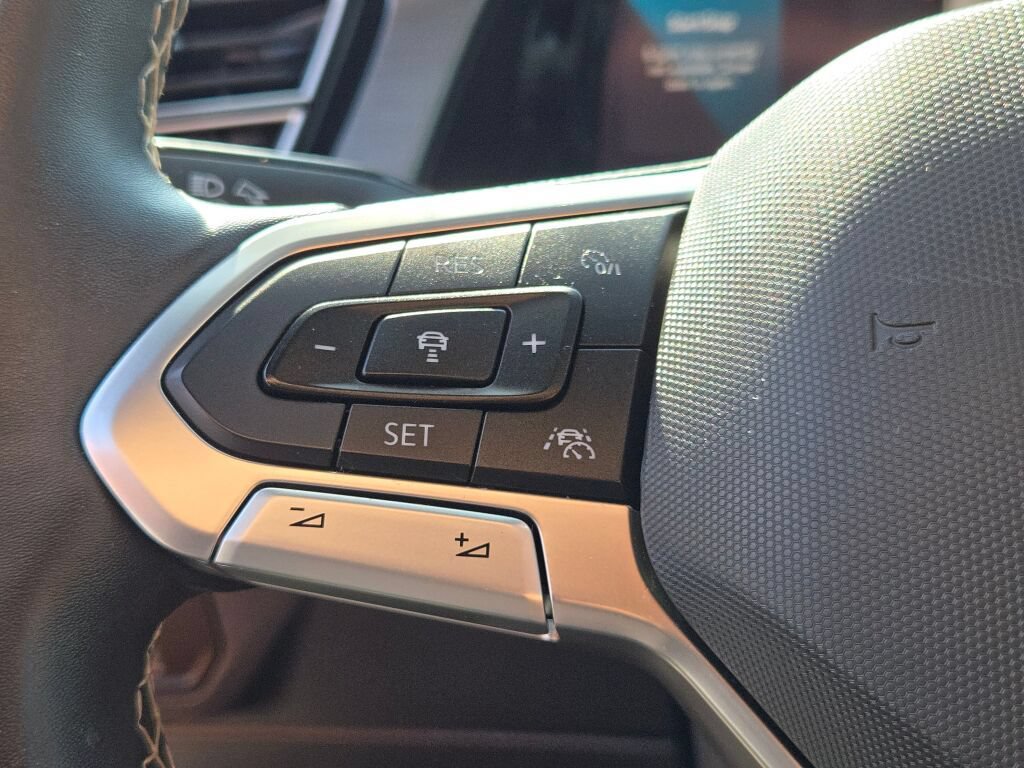 Used 2024 Volkswagen Atlas Cross Sport SE w/ Panoramic Sunroof Package AWD/4WD image 14