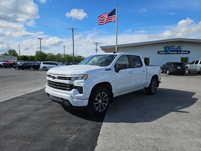 Used 2024 Chevrolet Silverado 1500 RST image 2