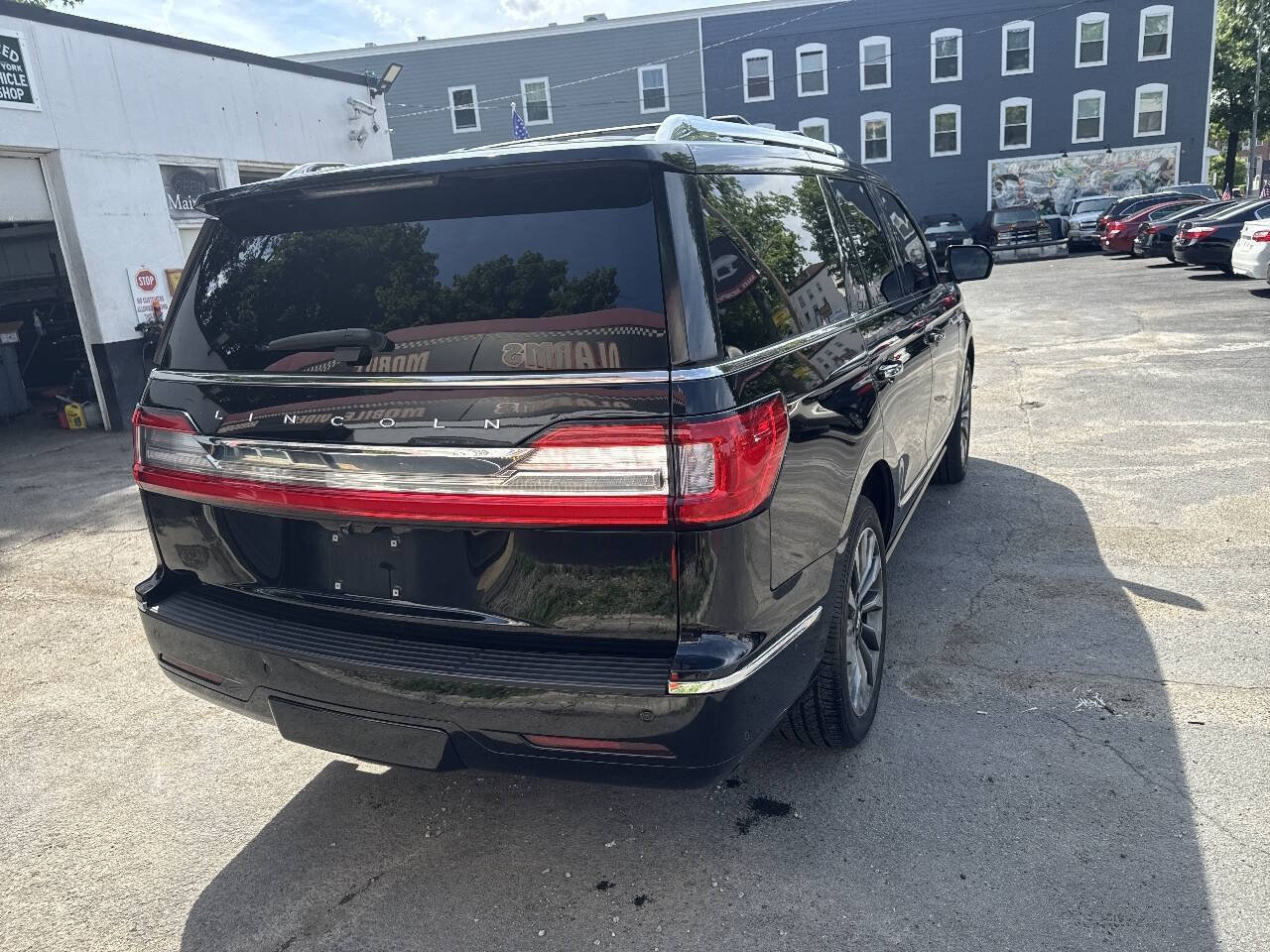 Used 2018 Lincoln Navigator Select w/ Technology Package AWD/4WD image 8