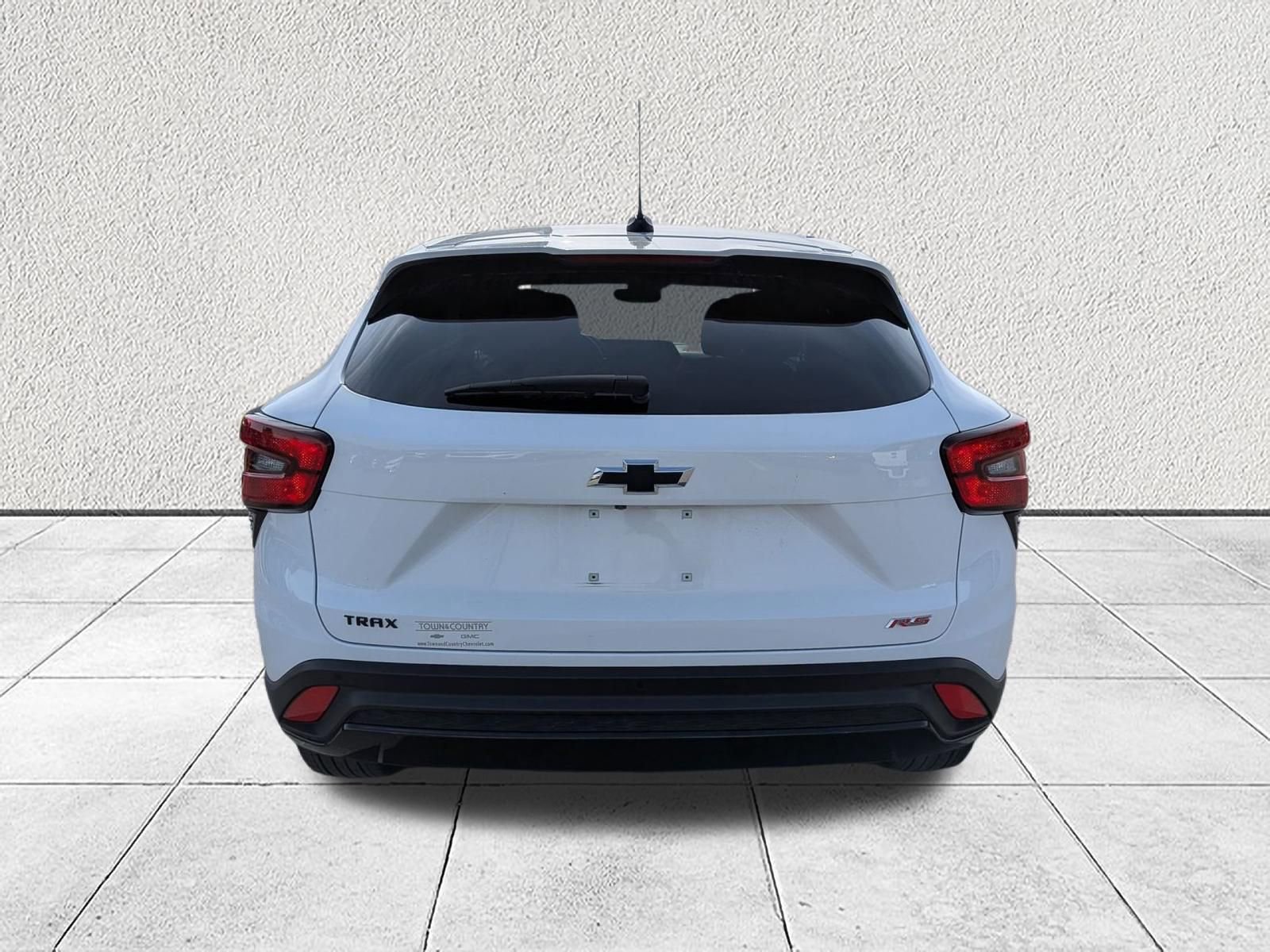 Used 2024 Chevrolet Trax RS w/ Driver Confidence Package FWD image 4