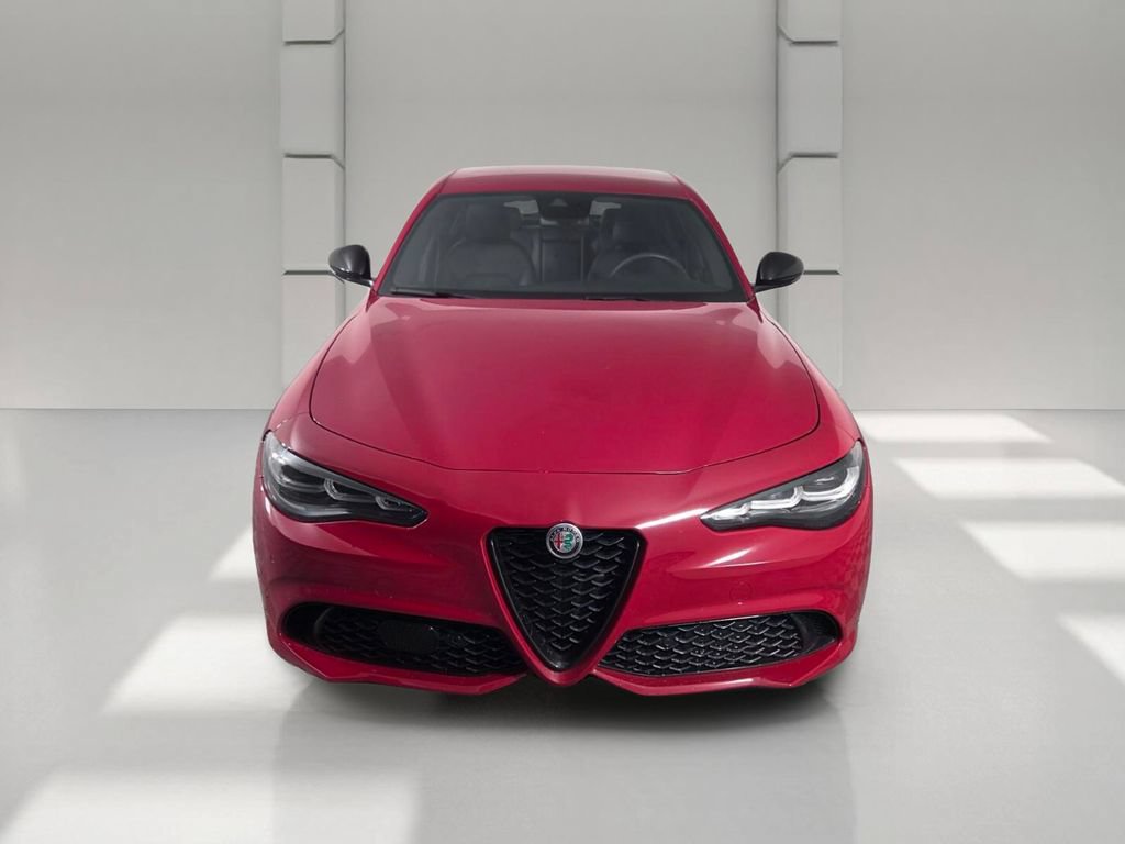Used 2024 Alfa Romeo Giulia Sprint RWD image 3