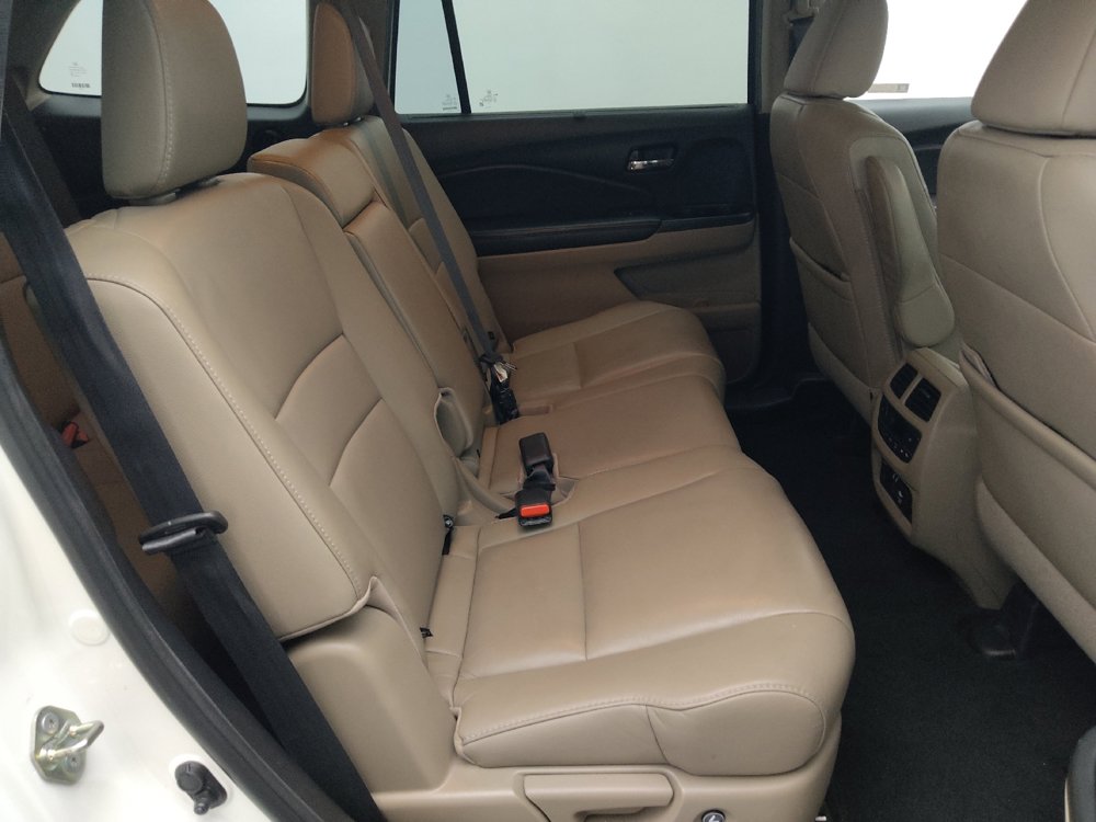 Used 2019 Honda Pilot Touring image 19