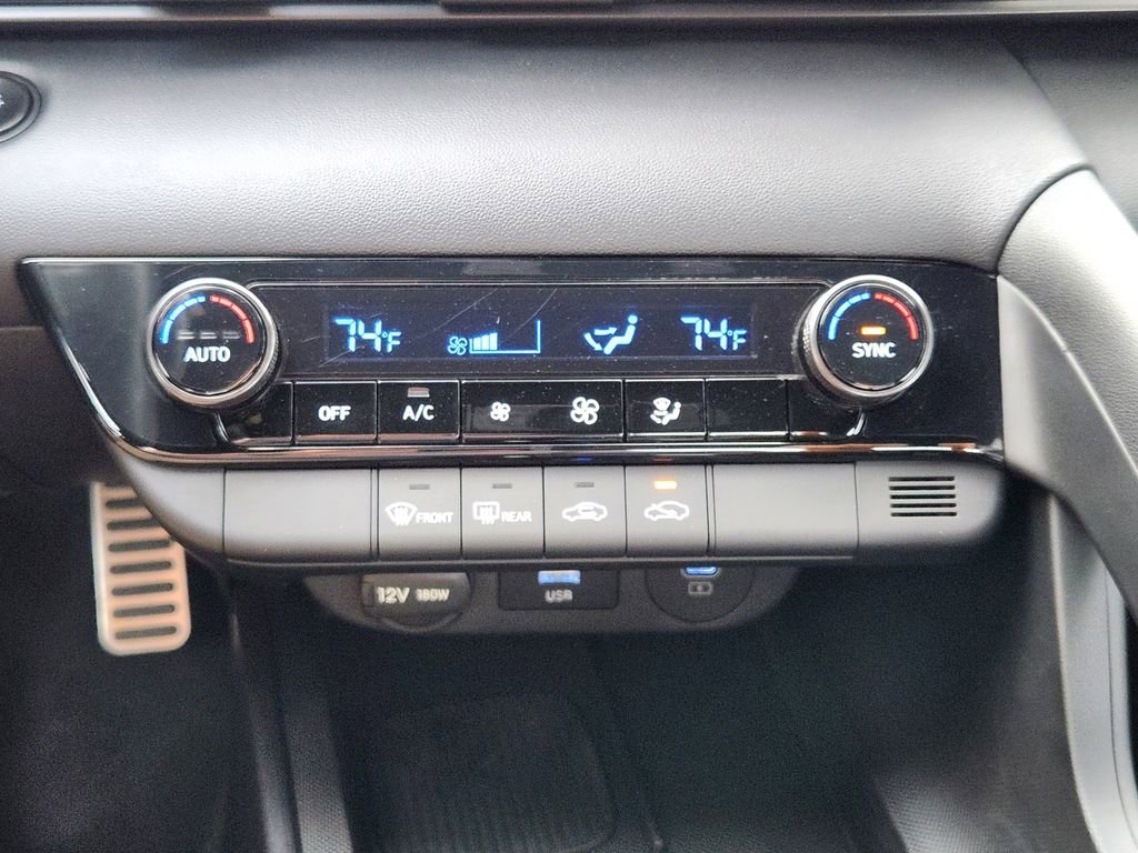 Used 2025 Hyundai Elantra Sport image 18