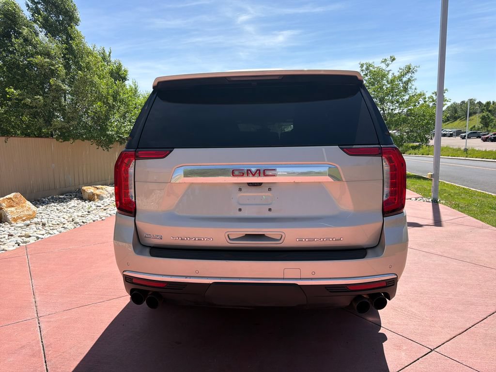 Used 2021 GMC Yukon Denali w/ Advanced Technology Package AWD/4WD image 7