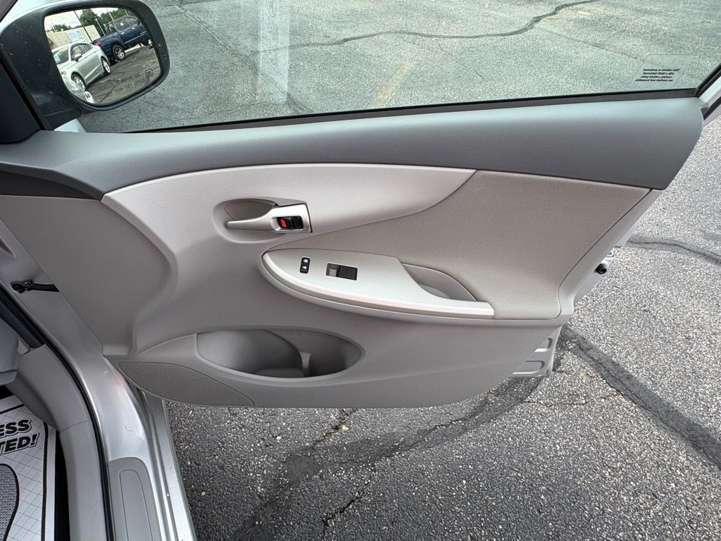 Used 2010 Toyota Corolla LE w/ All Weather Guard Pkg FWD image 15
