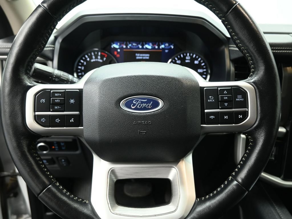 Used 2024 Ford Expedition Max XLT image 13