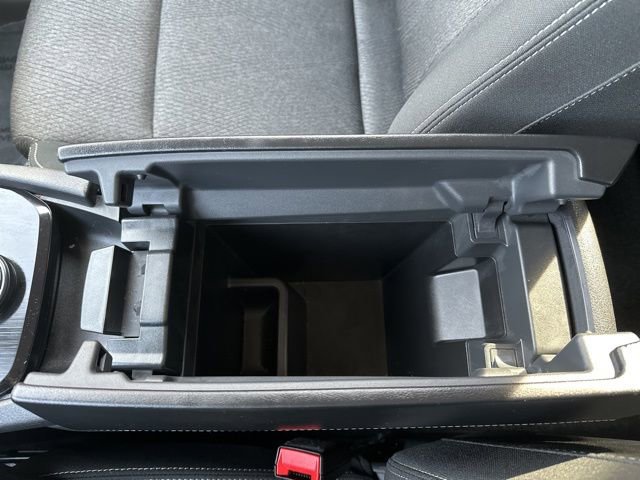 Used 2025 Nissan Rogue SV image 28