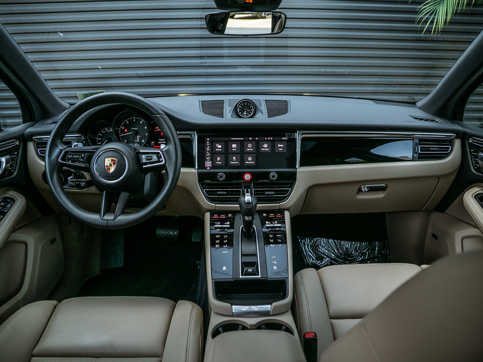 Certified 2026 Porsche Macan AWD/4WD image 12