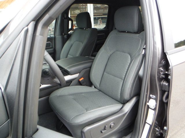 New 2027 RAM 1500 4x4 Crew Cab image 4