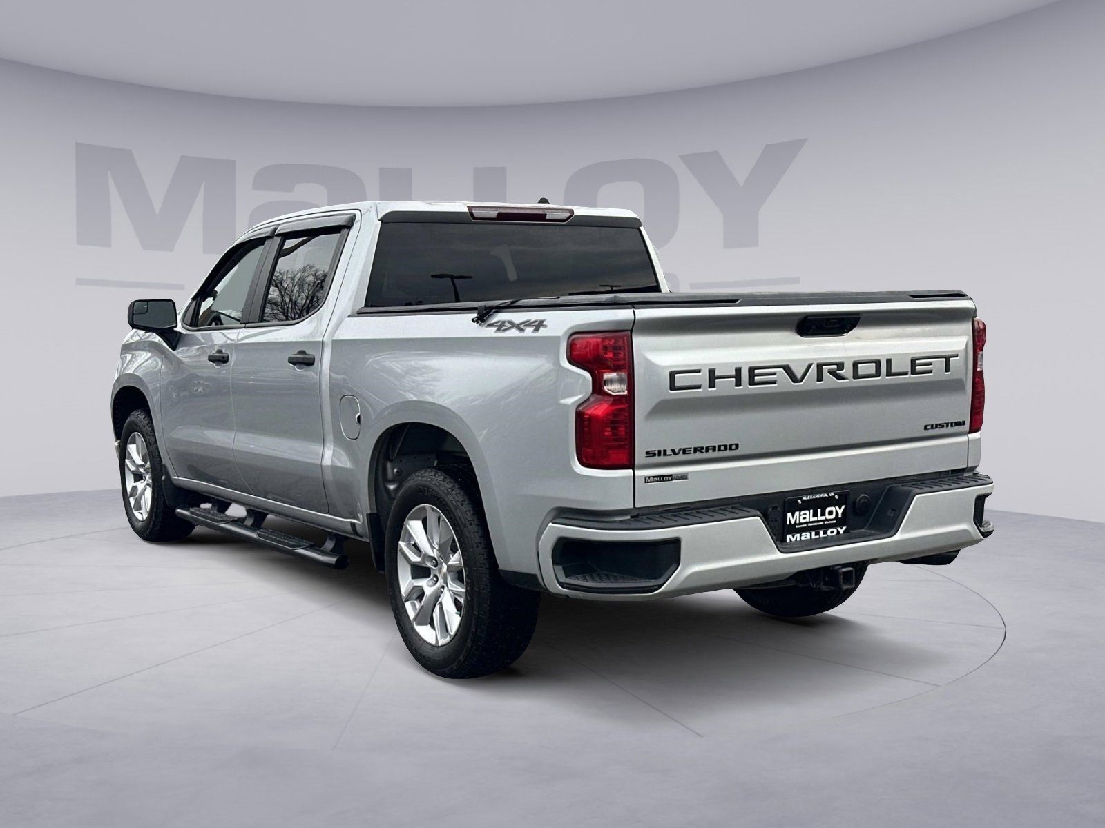 Used 2022 Chevrolet Silverado 1500 Custom image 3