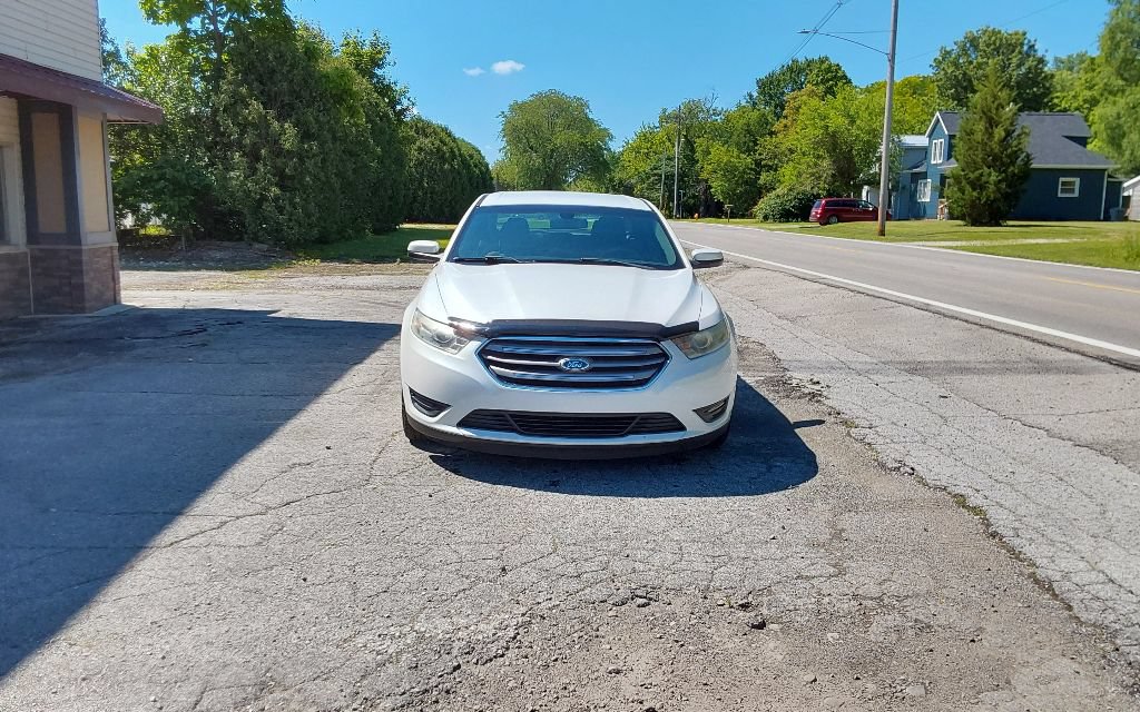 Used 2014 Ford Taurus SEL w/ Equipment Group 201A FWD image 2