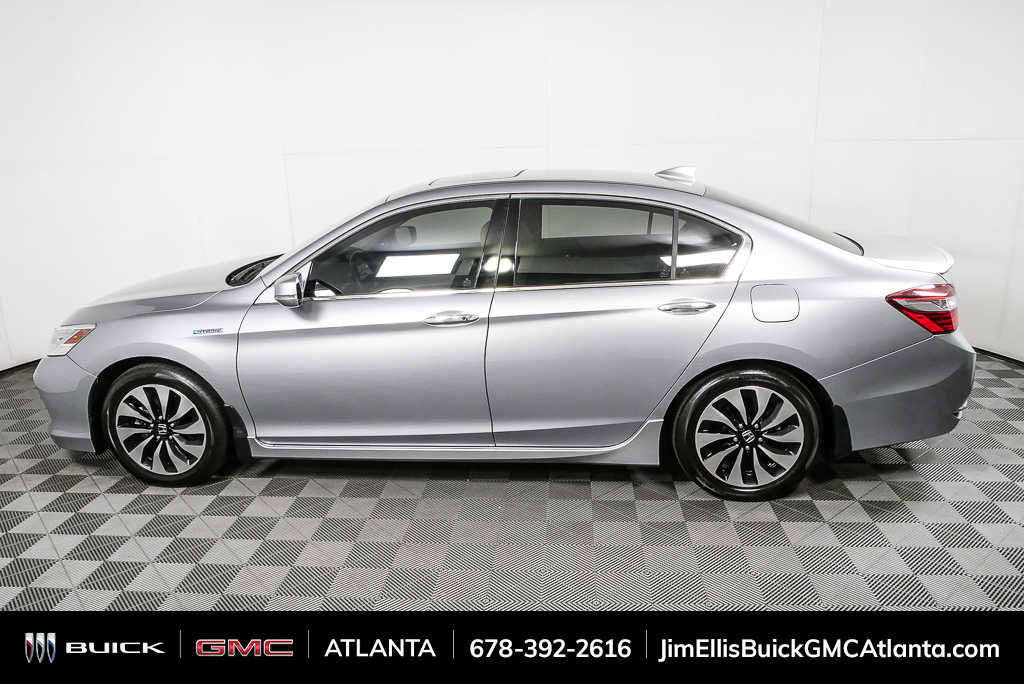 Used 2017 Honda Accord Touring image 30