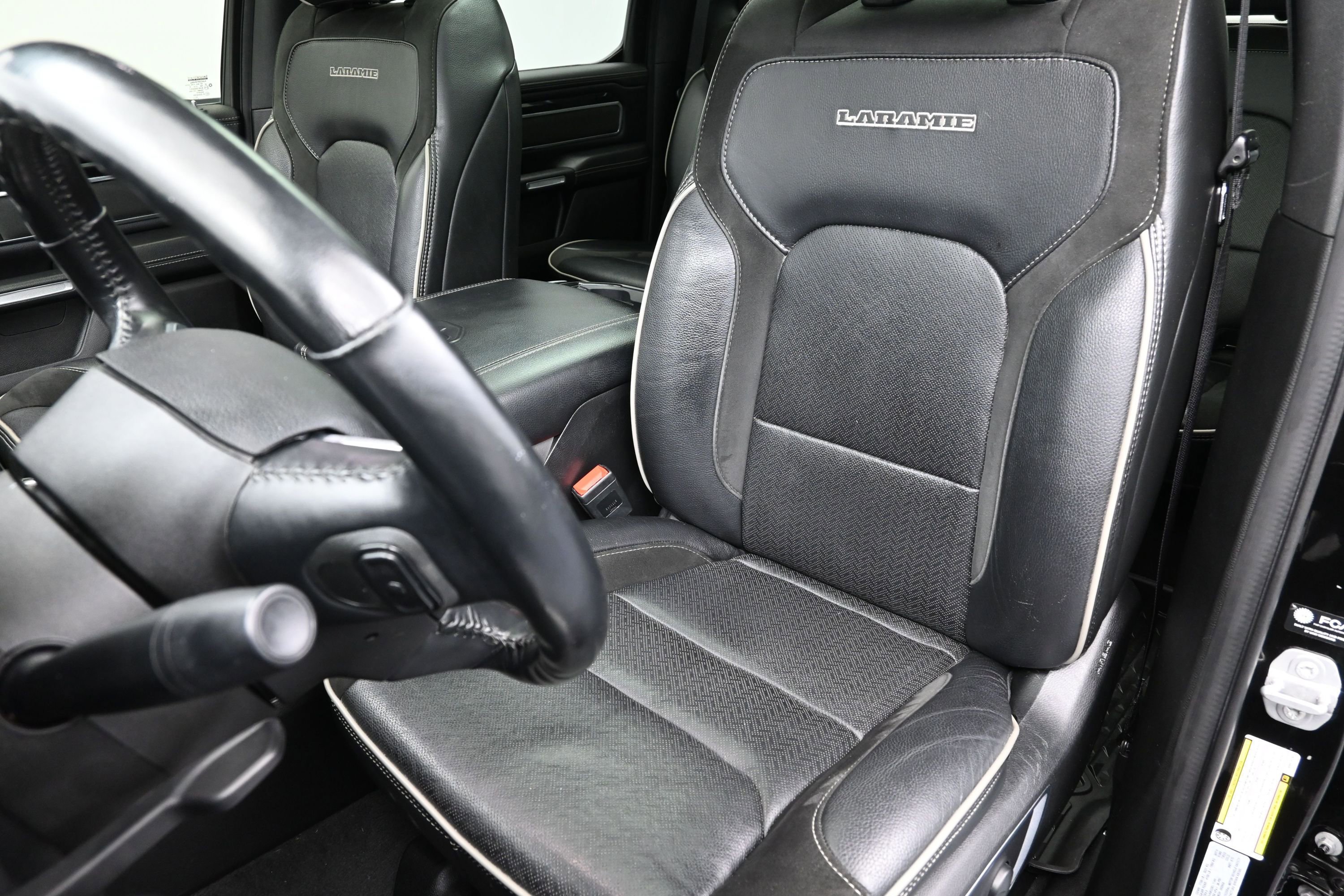 Used 2022 RAM 1500 Laramie AWD/4WD image 21