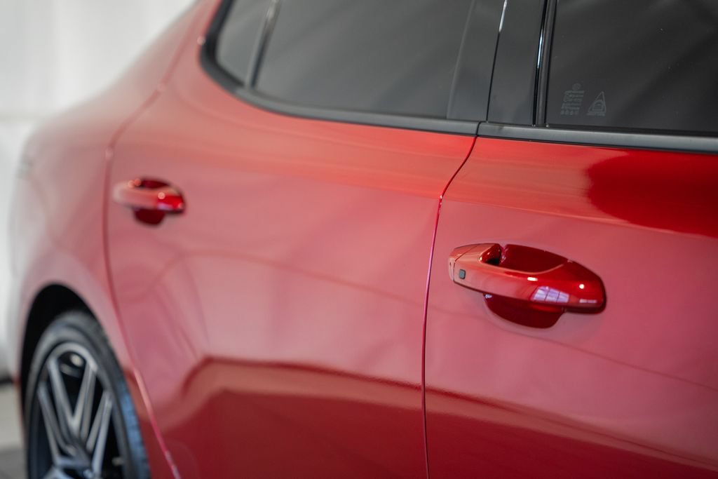 Used 2022 Kia Stinger GT2 AWD/4WD image 14