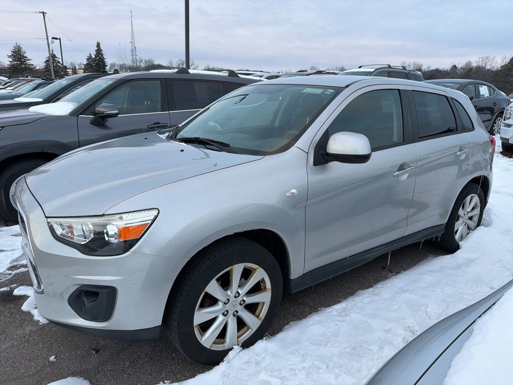 Used 2015 Mitsubishi Outlander Sport ES image 2