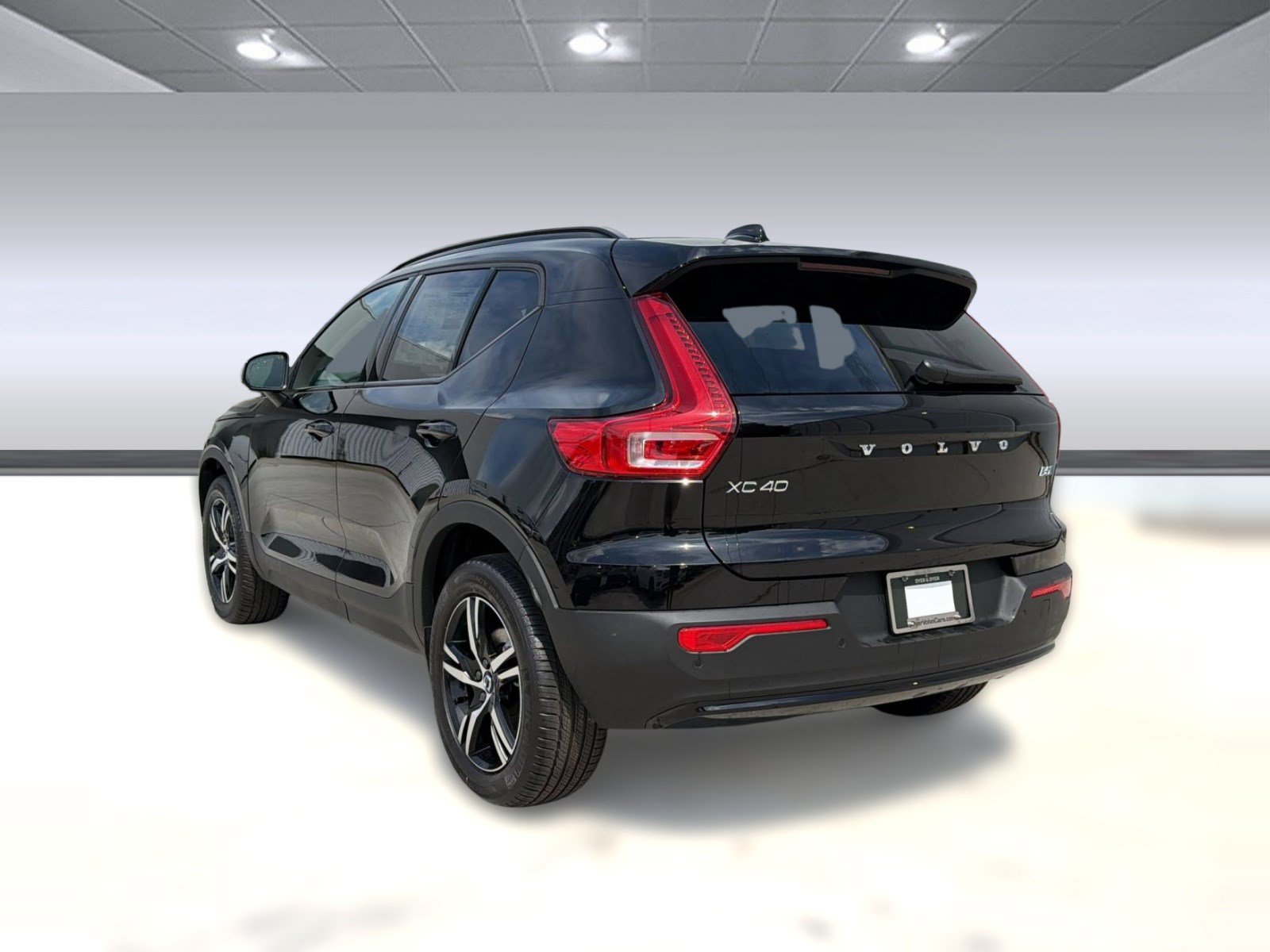 New 2026 Volvo XC40 B5 Core w/ Climate Package AWD/4WD image 3
