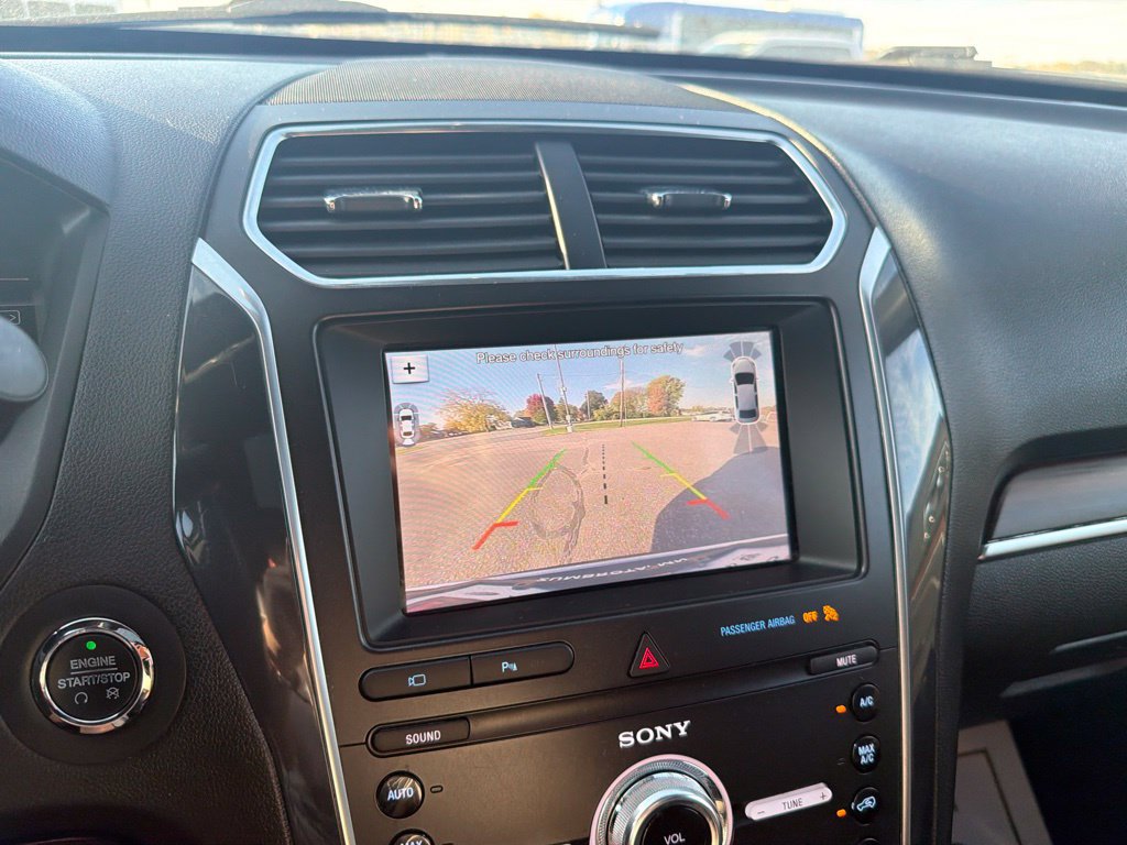 Used 2019 Ford Explorer Limited w/ Class III Trailer Tow Package AWD/4WD image 32