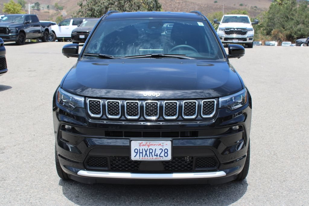 Used 2023 Jeep Compass Limited w/ Elite Group AWD/4WD image 2