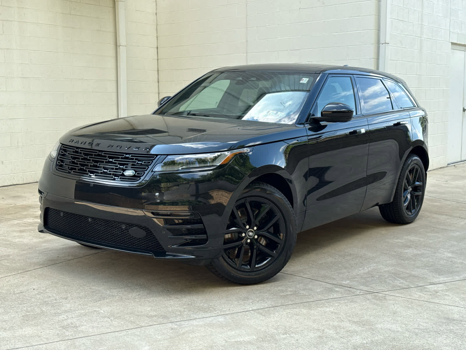 New 2026 Land Rover Range Rover Velar Dynamic SE