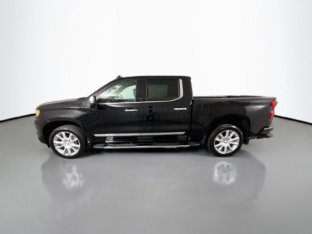 Used 2024 Chevrolet Silverado 1500 High Country w/ Technology Package AWD/4WD image 4